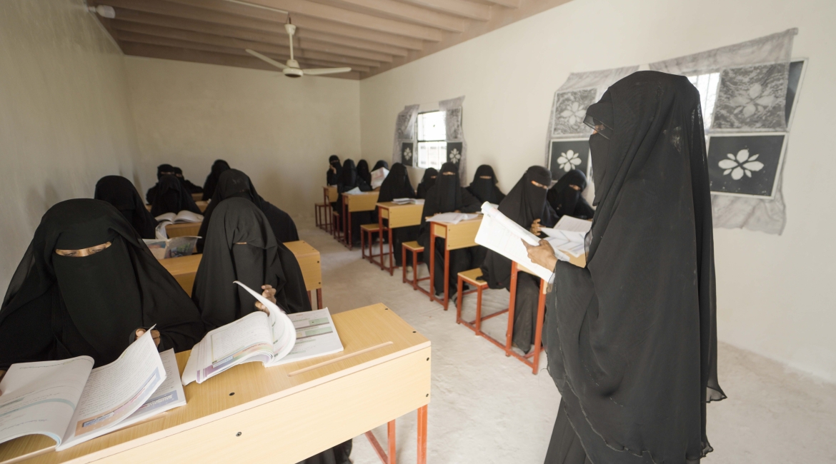Tawakkol Karman Foundation rehabilitates literacy center in Hadramout